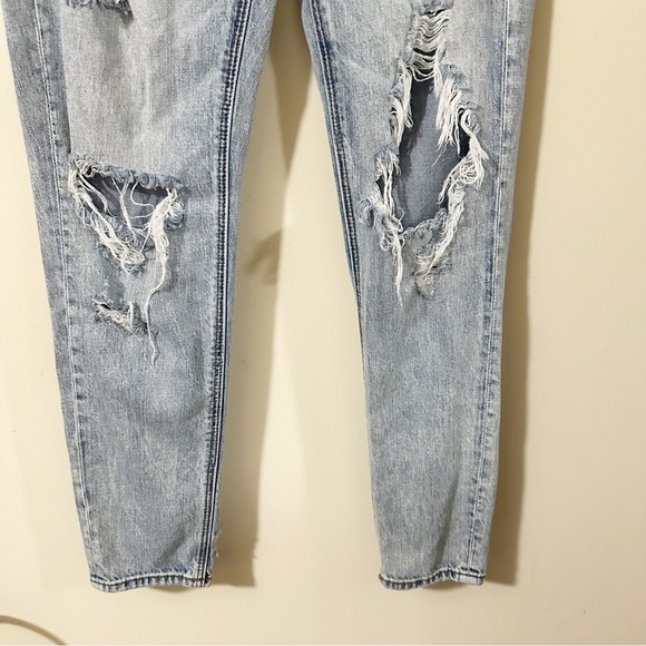 American Eagle Tomgirl Womens Distressed Jeans Button Fly Size 2 - Picture 3 of 12
